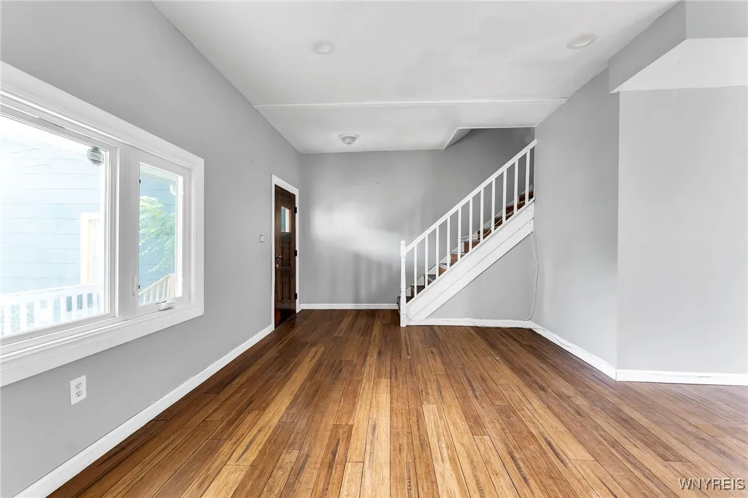 33 Lafayette Avenue, Buffalo, New York 14213, Buffalo, New York 14213, 4 Bedrooms Bedrooms, 6 Rooms Rooms,2 BathroomsBathrooms,Residential,For Sale,33 Lafayette Avenue, Buffalo, New York 14213,B1620718