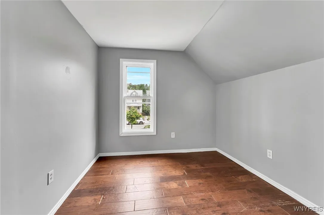 33 Lafayette Avenue, Buffalo, New York 14213, Buffalo, New York 14213, 4 Bedrooms Bedrooms, 6 Rooms Rooms,2 BathroomsBathrooms,Residential,For Sale,33 Lafayette Avenue, Buffalo, New York 14213,B1620718