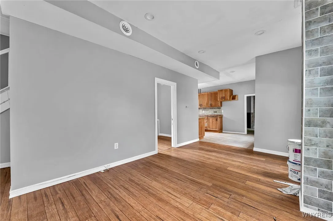 33 Lafayette Avenue, Buffalo, New York 14213, Buffalo, New York 14213, 4 Bedrooms Bedrooms, 6 Rooms Rooms,2 BathroomsBathrooms,Residential,For Sale,33 Lafayette Avenue, Buffalo, New York 14213,B1620718