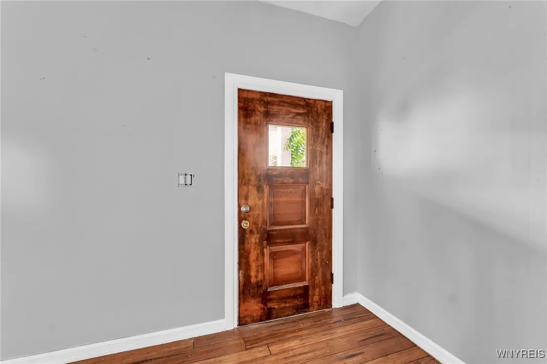 33 Lafayette Avenue, Buffalo, New York 14213, Buffalo, New York 14213, 4 Bedrooms Bedrooms, 6 Rooms Rooms,2 BathroomsBathrooms,Residential,For Sale,33 Lafayette Avenue, Buffalo, New York 14213,B1620718