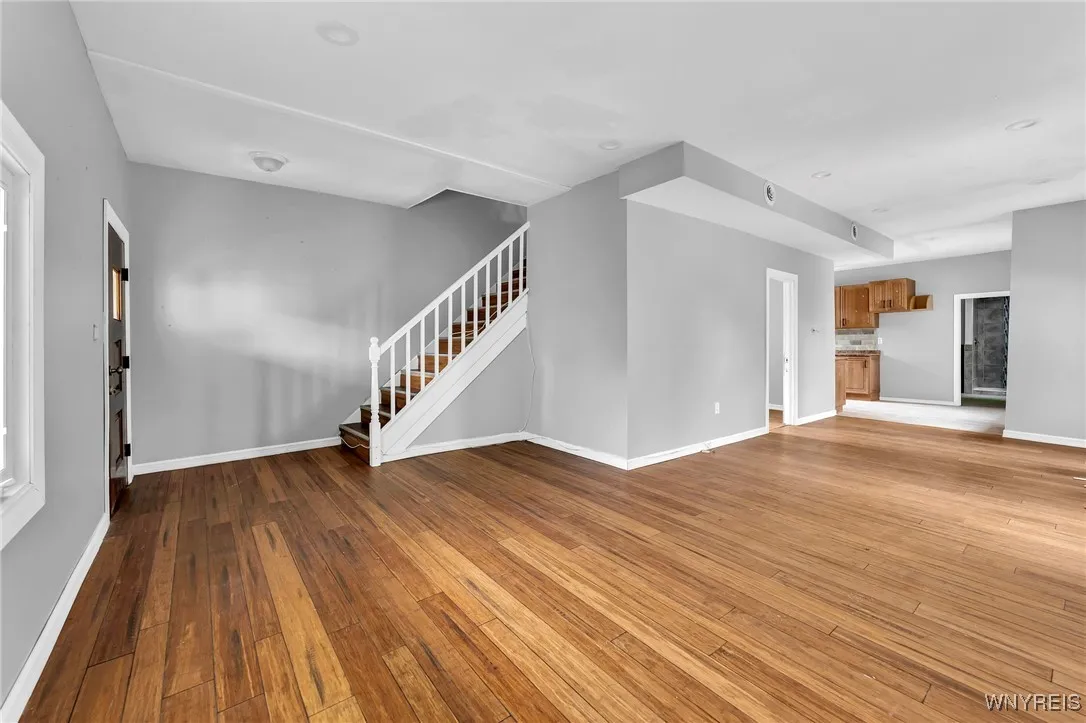 33 Lafayette Avenue, Buffalo, New York 14213, Buffalo, New York 14213, 4 Bedrooms Bedrooms, 6 Rooms Rooms,2 BathroomsBathrooms,Residential,For Sale,33 Lafayette Avenue, Buffalo, New York 14213,B1620718