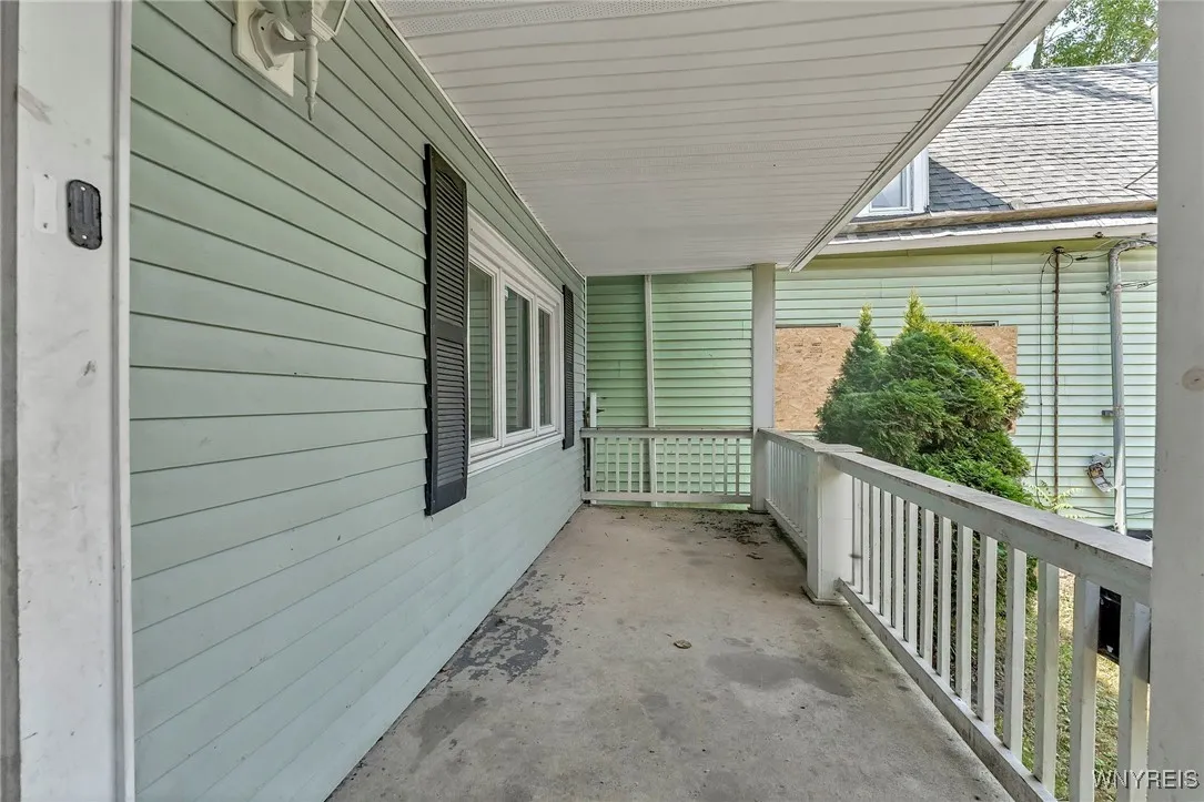 33 Lafayette Avenue, Buffalo, New York 14213, Buffalo, New York 14213, 4 Bedrooms Bedrooms, 6 Rooms Rooms,2 BathroomsBathrooms,Residential,For Sale,33 Lafayette Avenue, Buffalo, New York 14213,B1620718