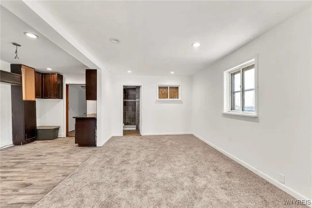 25 Lafayette Avenue, Buffalo, New York 14213, Buffalo, New York 14213, 3 Bedrooms Bedrooms, 6 Rooms Rooms,2 BathroomsBathrooms,Residential,For Sale,25 Lafayette Avenue, Buffalo, New York 14213,B1620218