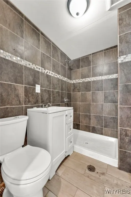 25 Lafayette Avenue, Buffalo, New York 14213, Buffalo, New York 14213, 3 Bedrooms Bedrooms, 6 Rooms Rooms,2 BathroomsBathrooms,Residential,For Sale,25 Lafayette Avenue, Buffalo, New York 14213,B1620218