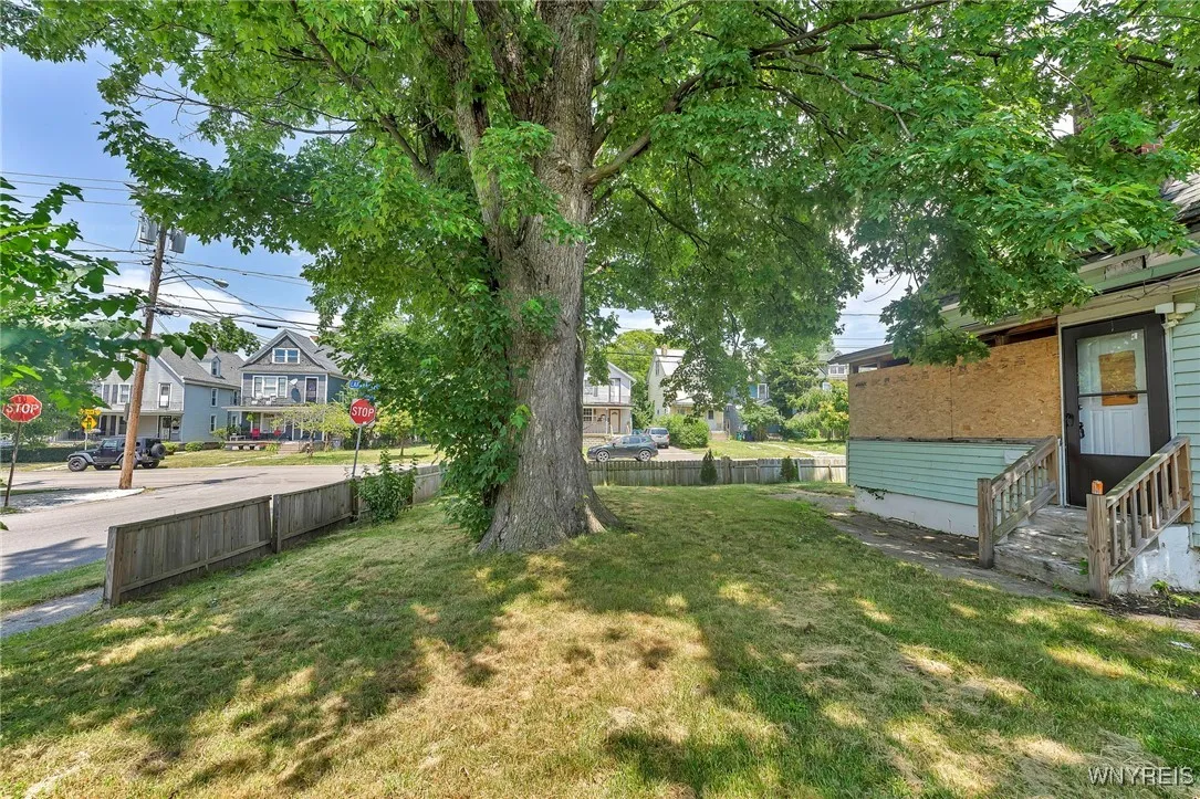 25 Lafayette Avenue, Buffalo, New York 14213, Buffalo, New York 14213, 3 Bedrooms Bedrooms, 6 Rooms Rooms,2 BathroomsBathrooms,Residential,For Sale,25 Lafayette Avenue, Buffalo, New York 14213,B1620218