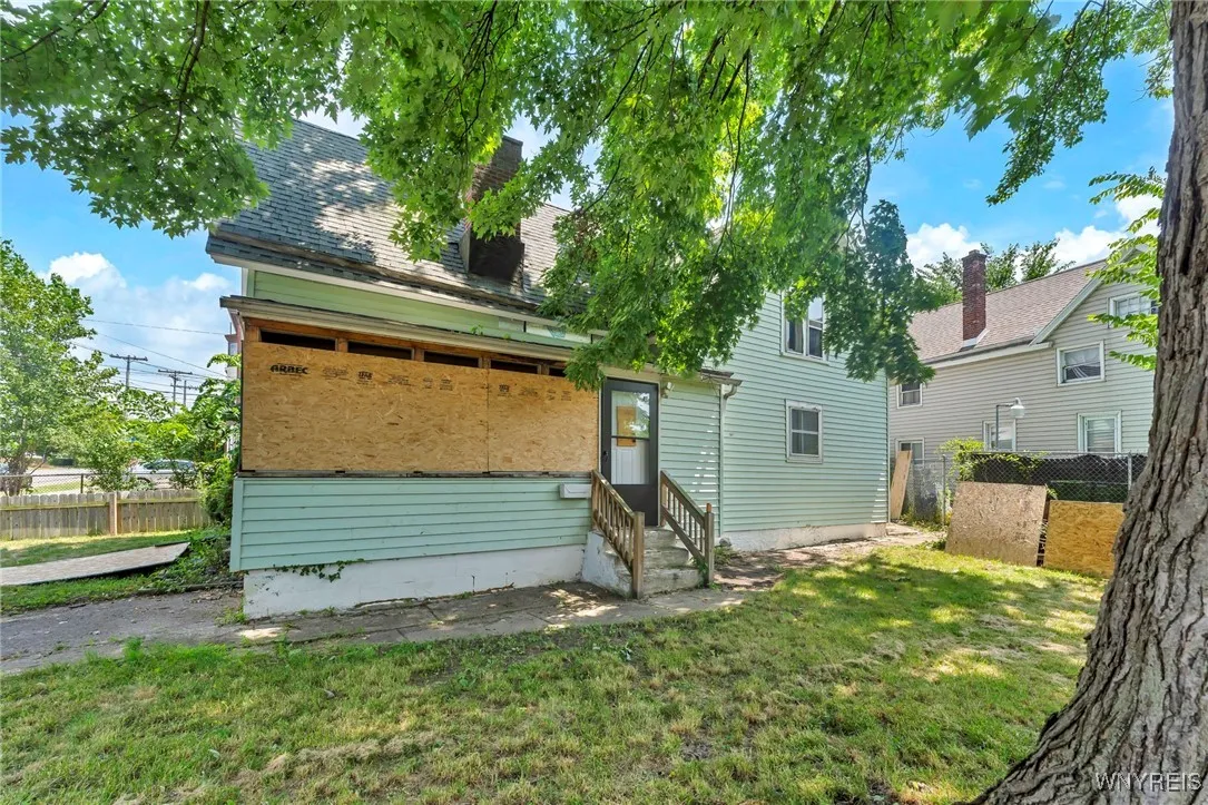25 Lafayette Avenue, Buffalo, New York 14213, Buffalo, New York 14213, 3 Bedrooms Bedrooms, 6 Rooms Rooms,2 BathroomsBathrooms,Residential,For Sale,25 Lafayette Avenue, Buffalo, New York 14213,B1620218