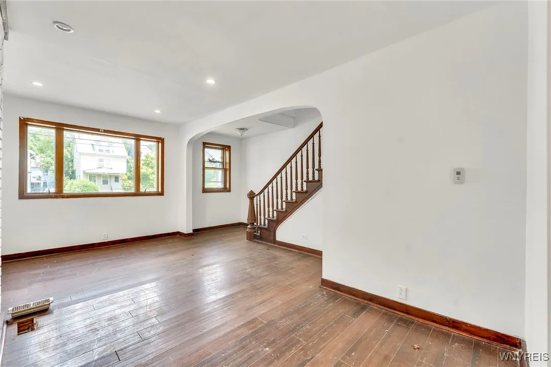 25 Lafayette Avenue, Buffalo, New York 14213, Buffalo, New York 14213, 3 Bedrooms Bedrooms, 6 Rooms Rooms,2 BathroomsBathrooms,Residential,For Sale,25 Lafayette Avenue, Buffalo, New York 14213,B1620218