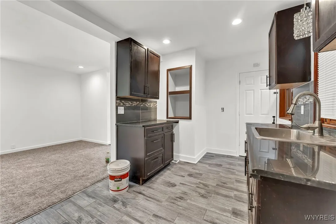 25 Lafayette Avenue, Buffalo, New York 14213, Buffalo, New York 14213, 3 Bedrooms Bedrooms, 6 Rooms Rooms,2 BathroomsBathrooms,Residential,For Sale,25 Lafayette Avenue, Buffalo, New York 14213,B1620218
