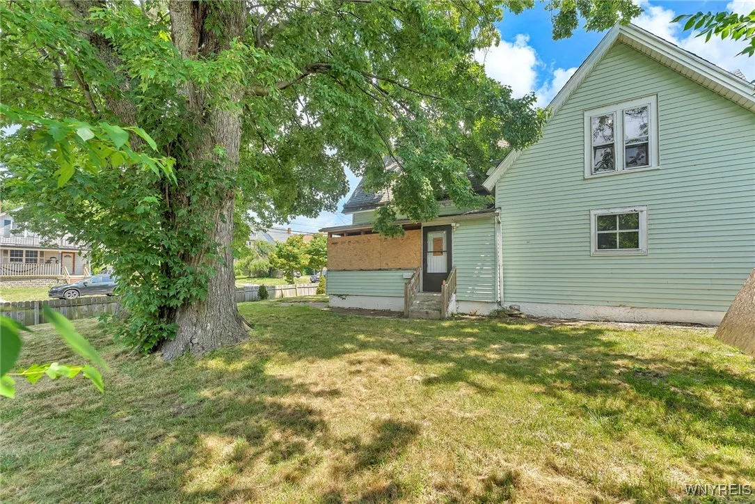 25 Lafayette Avenue, Buffalo, New York 14213, Buffalo, New York 14213, 3 Bedrooms Bedrooms, 6 Rooms Rooms,2 BathroomsBathrooms,Residential,For Sale,25 Lafayette Avenue, Buffalo, New York 14213,B1620218