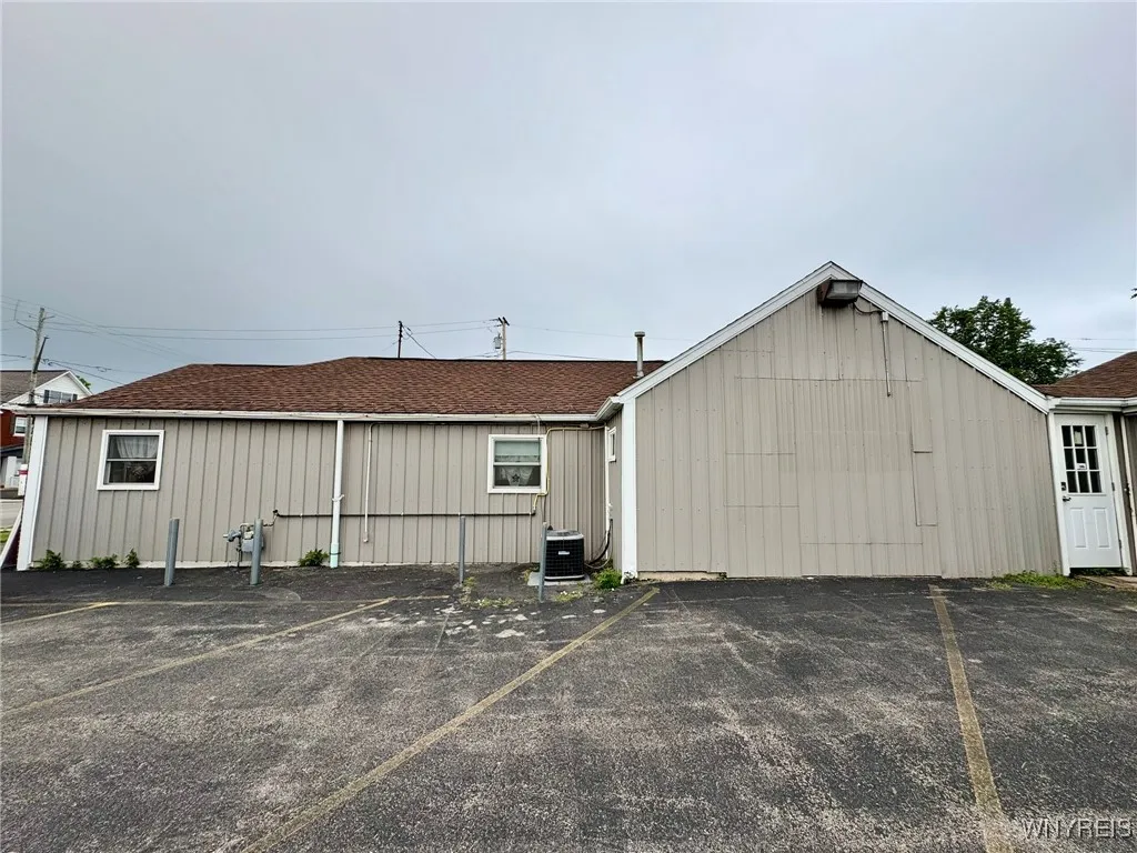 4990 Broadway, Lancaster, New York 14043, Lancaster, New York 14043, ,Commercial Lease,For Rent,4990 Broadway, Lancaster, New York 14043,B1618987