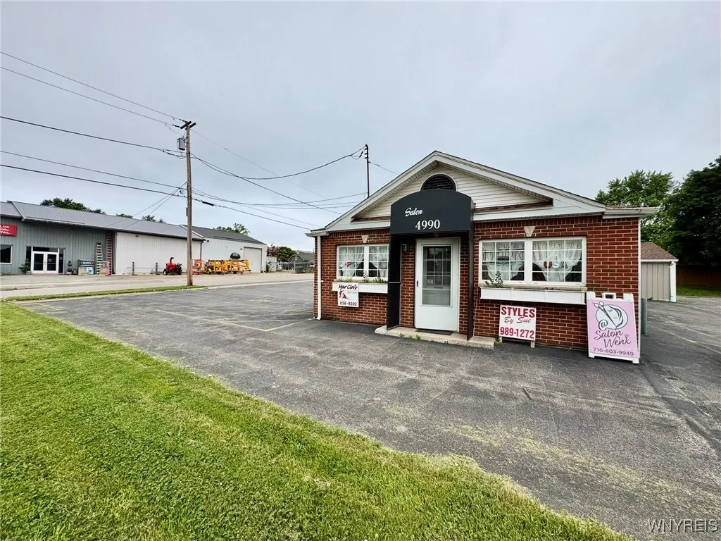 4990 Broadway, Lancaster, New York 14043, Lancaster, New York 14043, ,Commercial Lease,For Rent,4990 Broadway, Lancaster, New York 14043,B1618987