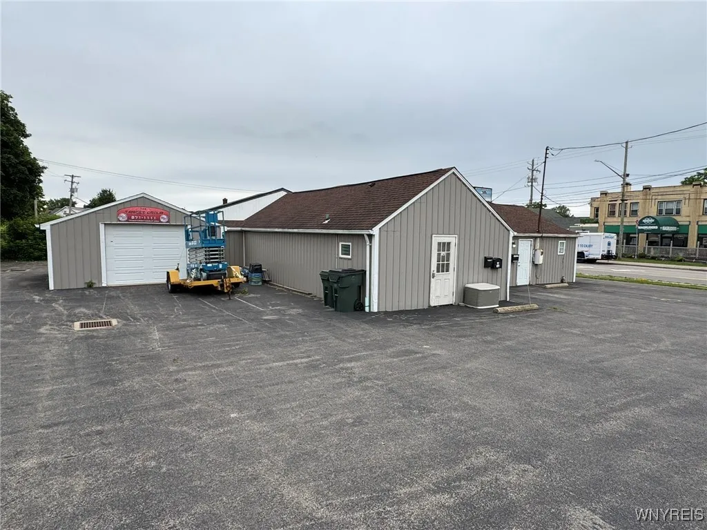 4990 Broadway, Lancaster, New York 14043, Lancaster, New York 14043, ,Commercial Lease,For Rent,4990 Broadway, Lancaster, New York 14043,B1618987