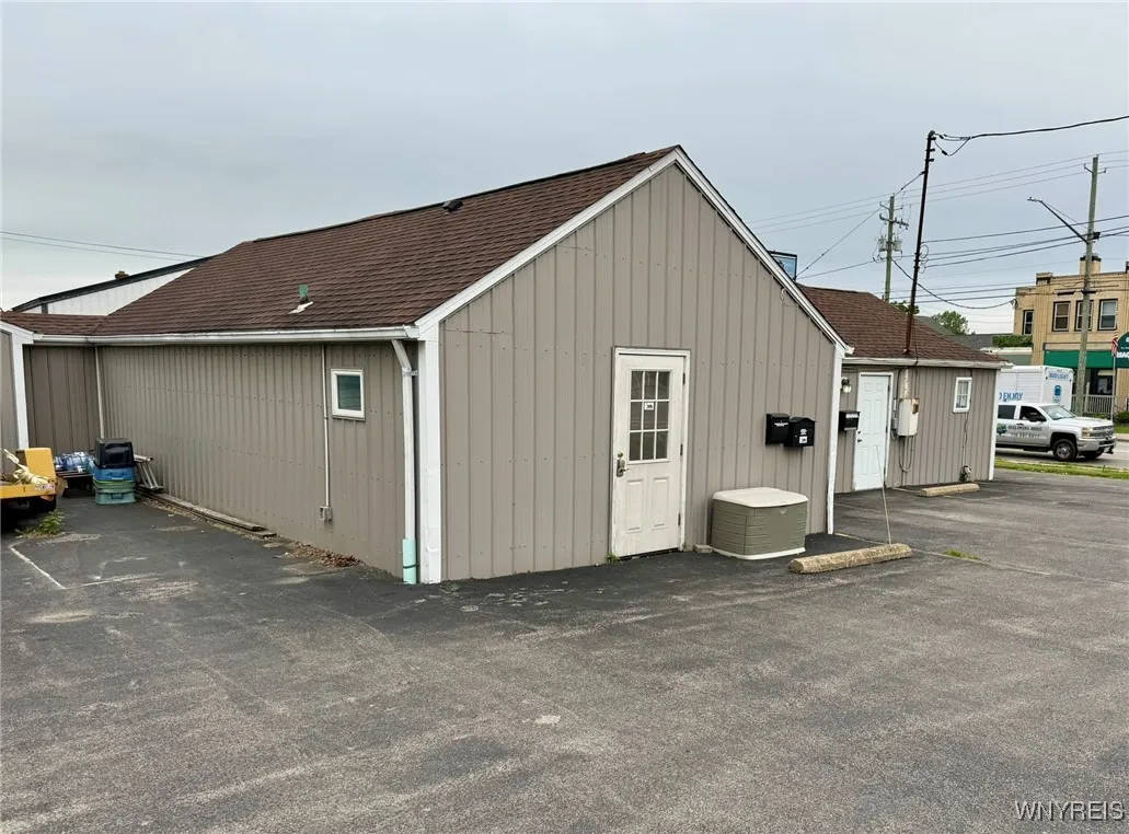 4990 Broadway, Lancaster, New York 14043, Lancaster, New York 14043, ,Commercial Lease,For Rent,4990 Broadway, Lancaster, New York 14043,B1618987