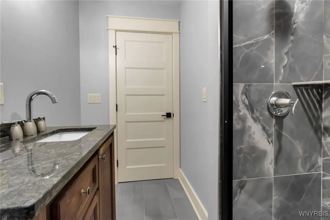 Other 1st fl full bath w/ walk in shower