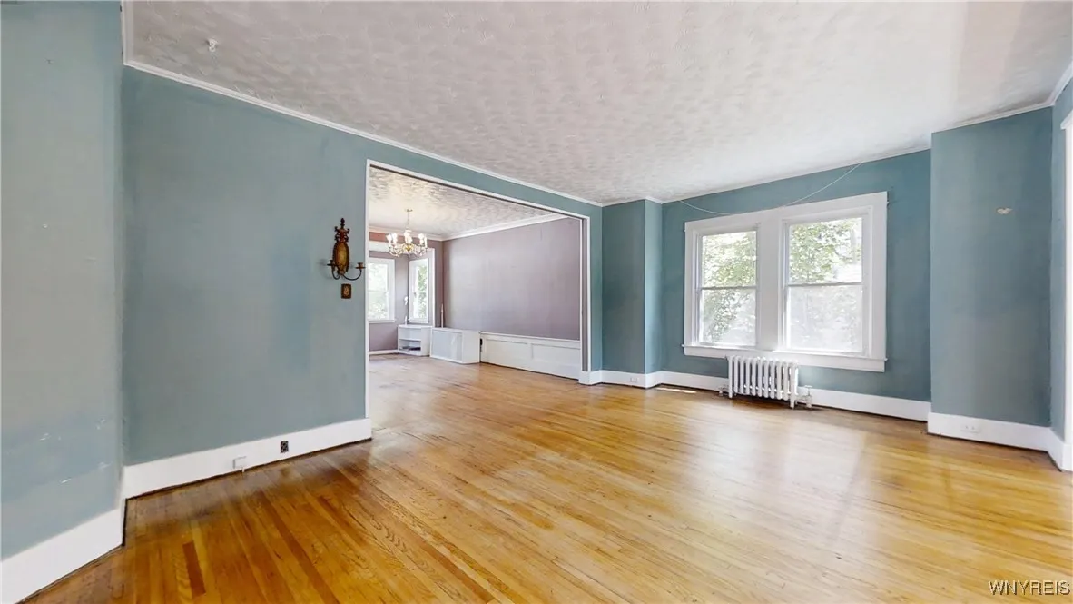 living room/dining room