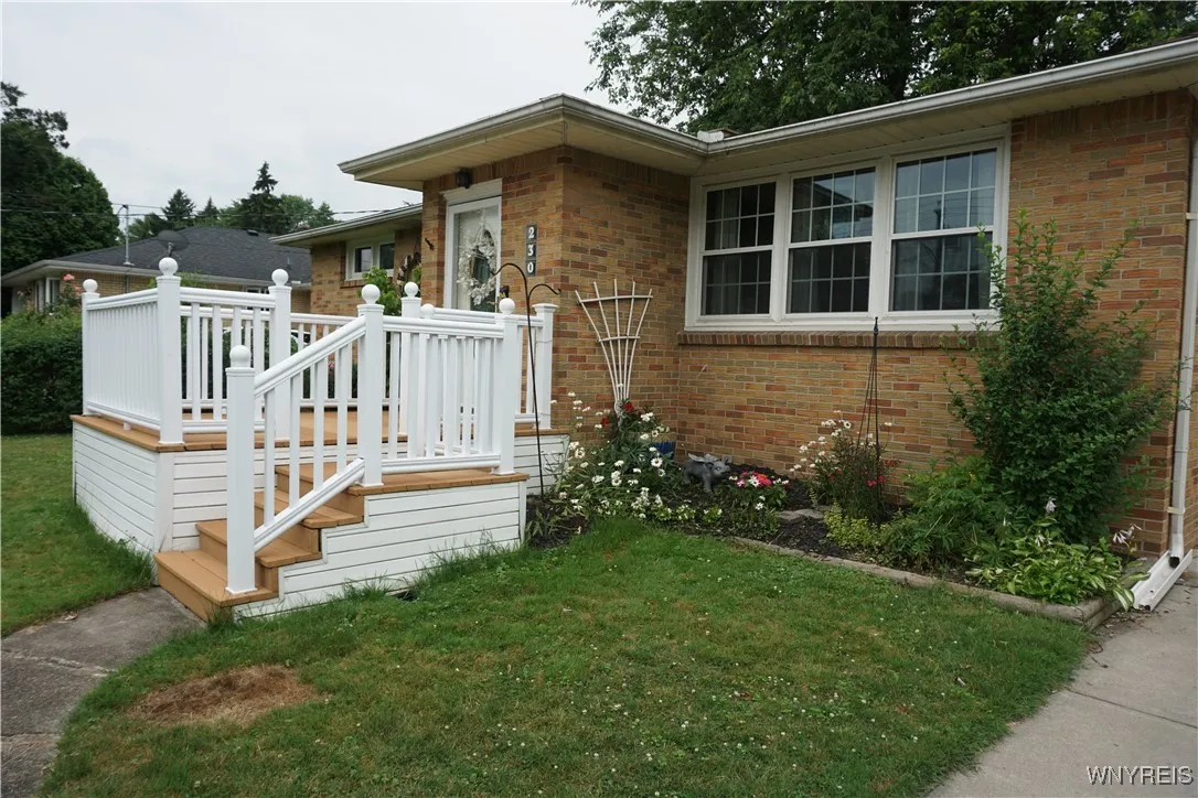 230 North Harvest Street, Amherst, New York 14221, Amherst, New York 14221, 3 Bedrooms Bedrooms, 7 Rooms Rooms,2 BathroomsBathrooms,Residential,For Sale,230 North Harvest Street, Amherst, New York 14221,B1622449