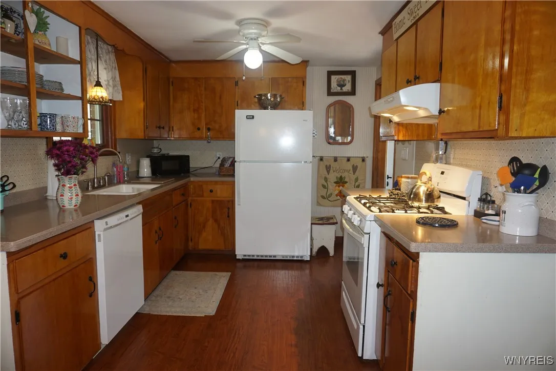 230 North Harvest Street, Amherst, New York 14221, Amherst, New York 14221, 3 Bedrooms Bedrooms, 7 Rooms Rooms,2 BathroomsBathrooms,Residential,For Sale,230 North Harvest Street, Amherst, New York 14221,B1622449