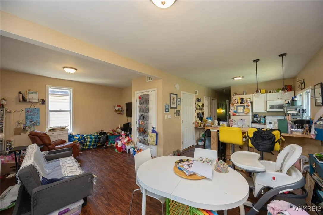 54 Tuxedo Place, Buffalo, New York 14207, Buffalo, New York 14207, 6 Bedrooms Bedrooms, ,4 BathroomsBathrooms,Residential,For Sale,54 Tuxedo Place, Buffalo, New York 14207,B1621871