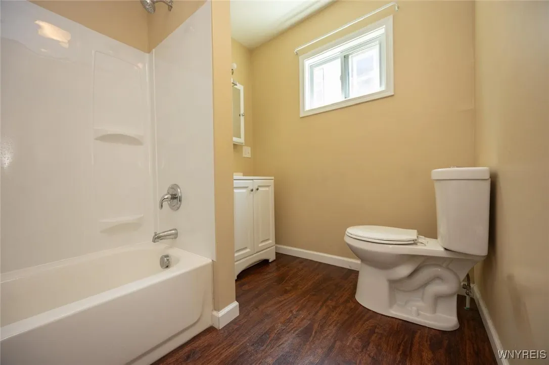 54 Tuxedo Place, Buffalo, New York 14207, Buffalo, New York 14207, 6 Bedrooms Bedrooms, ,4 BathroomsBathrooms,Residential,For Sale,54 Tuxedo Place, Buffalo, New York 14207,B1621871