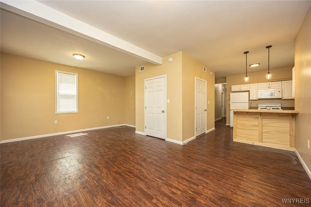 54 Tuxedo Place, Buffalo, New York 14207, Buffalo, New York 14207, 6 Bedrooms Bedrooms, ,4 BathroomsBathrooms,Residential,For Sale,54 Tuxedo Place, Buffalo, New York 14207,B1621871