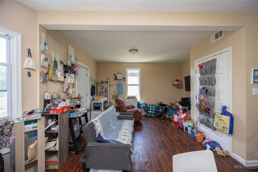 54 Tuxedo Place, Buffalo, New York 14207, Buffalo, New York 14207, 6 Bedrooms Bedrooms, ,4 BathroomsBathrooms,Residential,For Sale,54 Tuxedo Place, Buffalo, New York 14207,B1621871