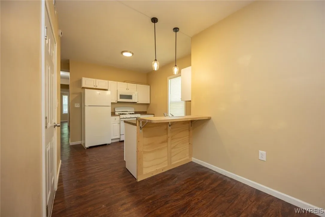 54 Tuxedo Place, Buffalo, New York 14207, Buffalo, New York 14207, 6 Bedrooms Bedrooms, ,4 BathroomsBathrooms,Residential,For Sale,54 Tuxedo Place, Buffalo, New York 14207,B1621871