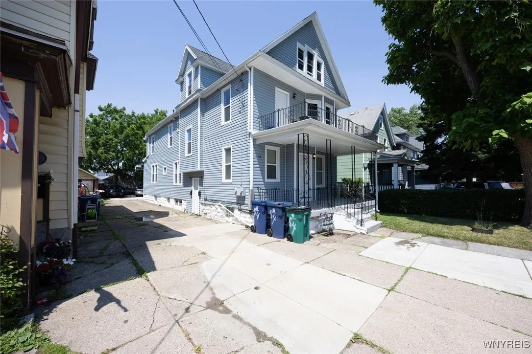 54 Tuxedo Place, Buffalo, New York 14207, Buffalo, New York 14207, 6 Bedrooms Bedrooms, ,4 BathroomsBathrooms,Residential,For Sale,54 Tuxedo Place, Buffalo, New York 14207,B1621871