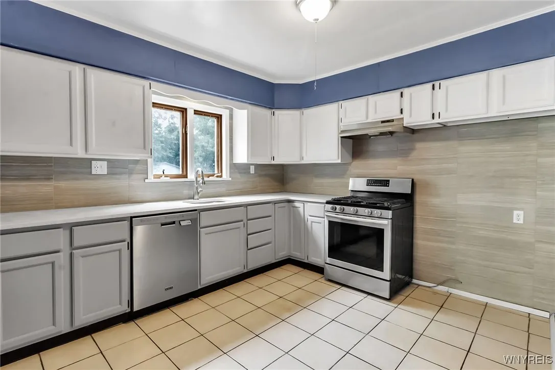 33 Frontenac Avenue, Buffalo, New York 14216, Buffalo, New York 14216, 3 Bedrooms Bedrooms, 6 Rooms Rooms,1 BathroomBathrooms,Residential,For Sale,33 Frontenac Avenue, Buffalo, New York 14216,B1622486