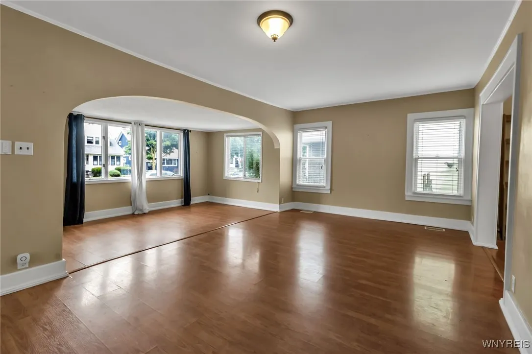 33 Frontenac Avenue, Buffalo, New York 14216, Buffalo, New York 14216, 3 Bedrooms Bedrooms, 6 Rooms Rooms,1 BathroomBathrooms,Residential,For Sale,33 Frontenac Avenue, Buffalo, New York 14216,B1622486