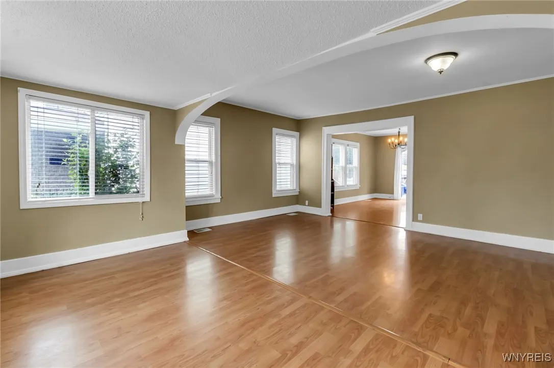 33 Frontenac Avenue, Buffalo, New York 14216, Buffalo, New York 14216, 3 Bedrooms Bedrooms, 6 Rooms Rooms,1 BathroomBathrooms,Residential,For Sale,33 Frontenac Avenue, Buffalo, New York 14216,B1622486