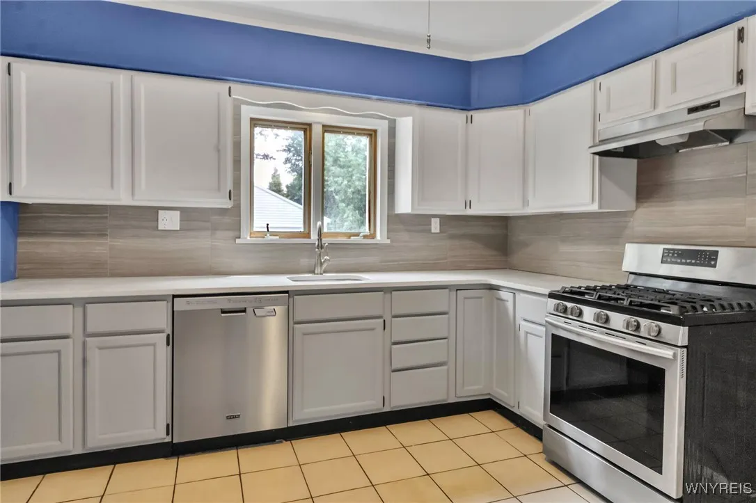 33 Frontenac Avenue, Buffalo, New York 14216, Buffalo, New York 14216, 3 Bedrooms Bedrooms, 6 Rooms Rooms,1 BathroomBathrooms,Residential,For Sale,33 Frontenac Avenue, Buffalo, New York 14216,B1622486