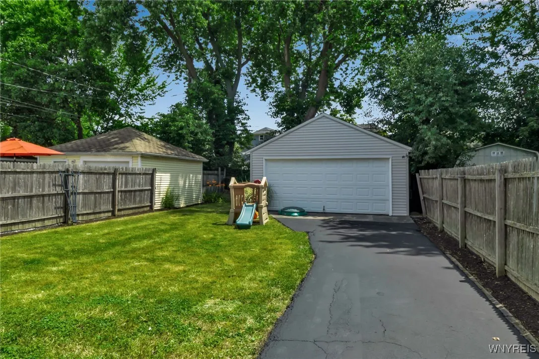 33 Frontenac Avenue, Buffalo, New York 14216, Buffalo, New York 14216, 3 Bedrooms Bedrooms, 6 Rooms Rooms,1 BathroomBathrooms,Residential,For Sale,33 Frontenac Avenue, Buffalo, New York 14216,B1622486