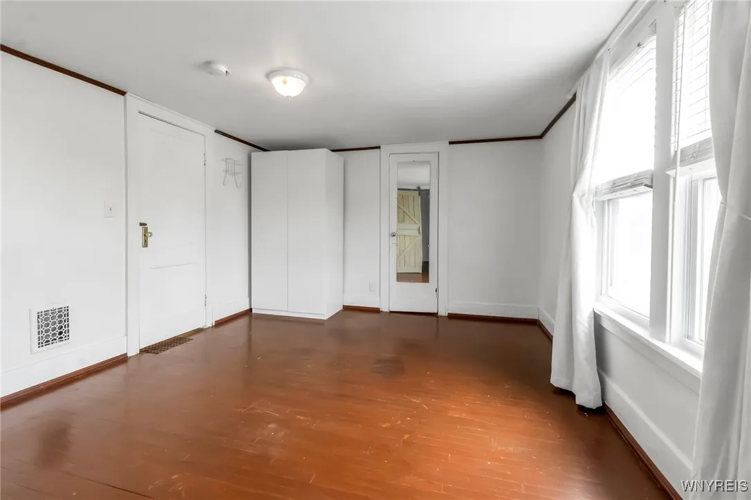 33 Frontenac Avenue, Buffalo, New York 14216, Buffalo, New York 14216, 3 Bedrooms Bedrooms, 6 Rooms Rooms,1 BathroomBathrooms,Residential,For Sale,33 Frontenac Avenue, Buffalo, New York 14216,B1622486