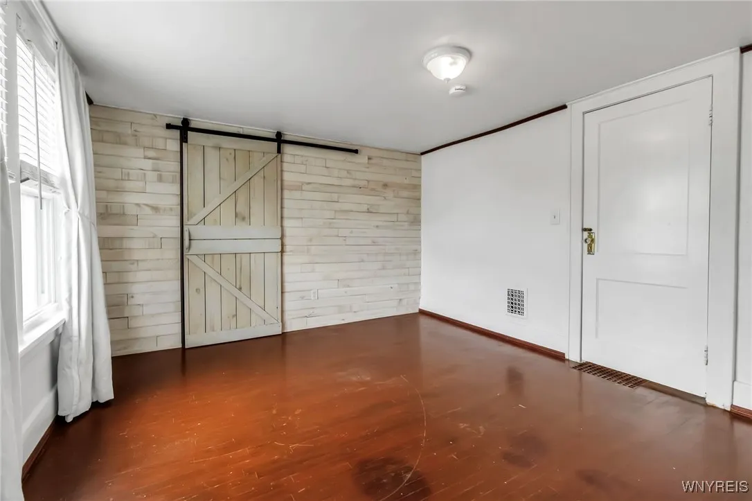 33 Frontenac Avenue, Buffalo, New York 14216, Buffalo, New York 14216, 3 Bedrooms Bedrooms, 6 Rooms Rooms,1 BathroomBathrooms,Residential,For Sale,33 Frontenac Avenue, Buffalo, New York 14216,B1622486