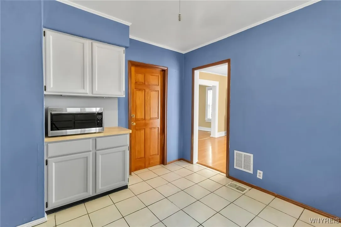 33 Frontenac Avenue, Buffalo, New York 14216, Buffalo, New York 14216, 3 Bedrooms Bedrooms, 6 Rooms Rooms,1 BathroomBathrooms,Residential,For Sale,33 Frontenac Avenue, Buffalo, New York 14216,B1622486