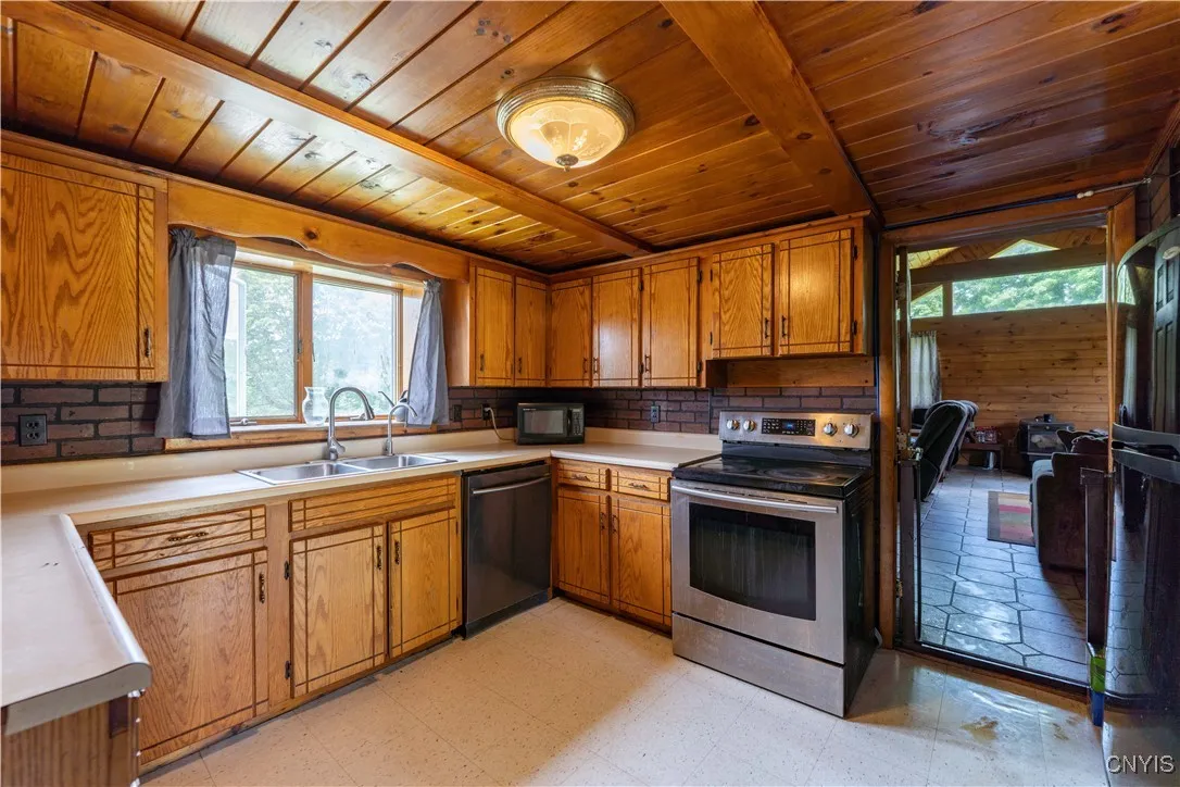 193 Newport Gray Road, Newport, New York 13416, Newport, New York 13416, 4 Bedrooms Bedrooms, 10 Rooms Rooms,1 BathroomBathrooms,Residential,For Sale,193 Newport Gray Road, Newport, New York 13416,S1622160