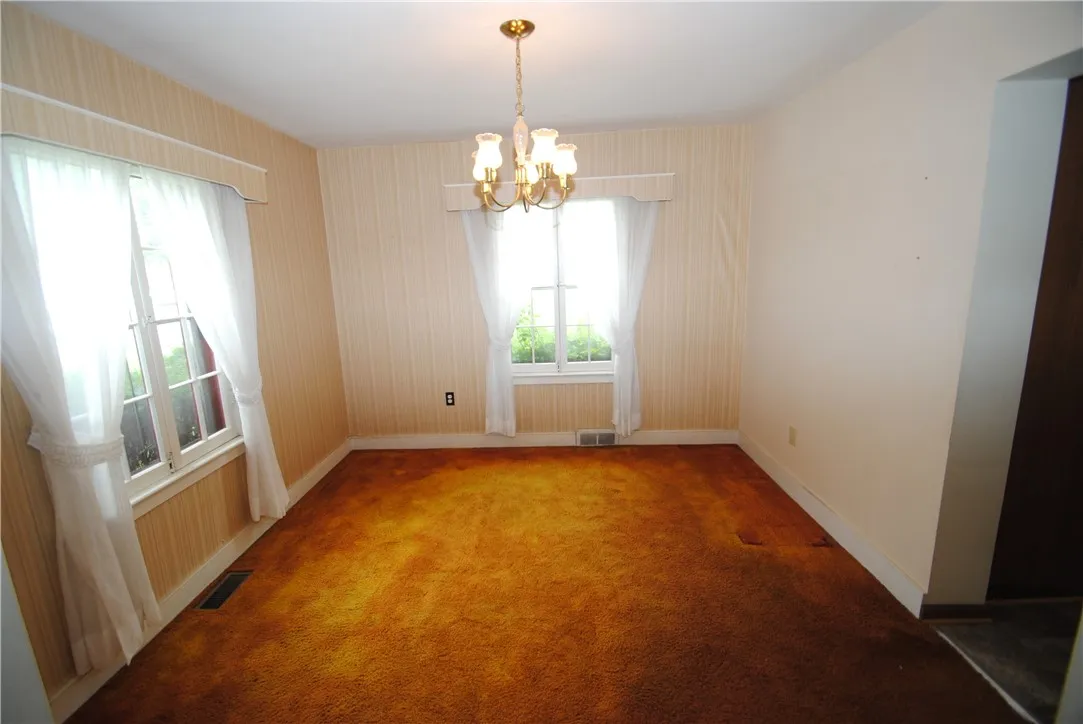 11 Elmwood Avenue, Hornellsville, New York 14843, Hornellsville, New York 14843, 4 Bedrooms Bedrooms, 12 Rooms Rooms,1 BathroomBathrooms,Residential,Closed,11 Elmwood Avenue, Hornellsville, New York 14843,0,R1622402