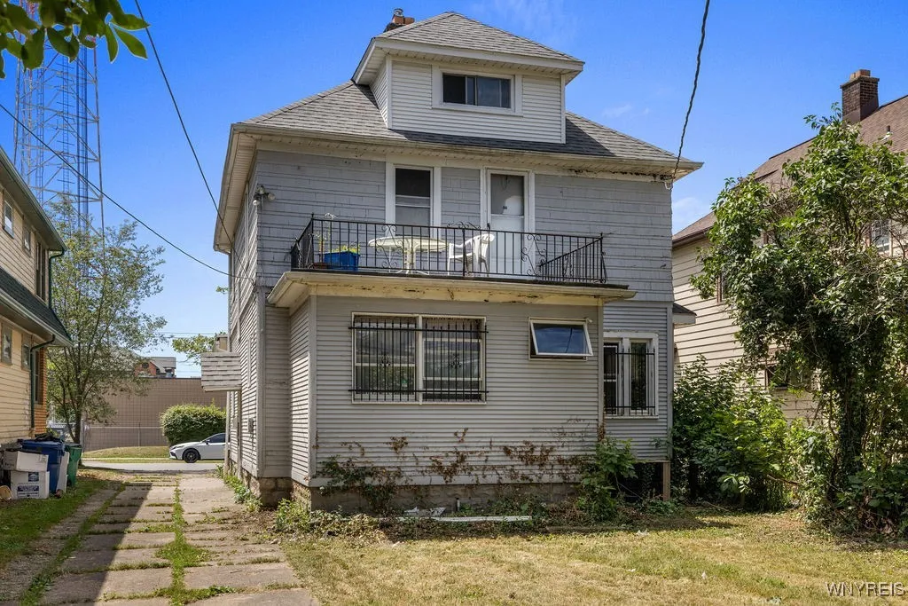 106 Lasalle Avenue, Buffalo, New York 14214, Buffalo, New York 14214, 4 Bedrooms Bedrooms, 5 Rooms Rooms,1 BathroomBathrooms,Residential,For Sale,106 Lasalle Avenue, Buffalo, New York 14214,B1618784