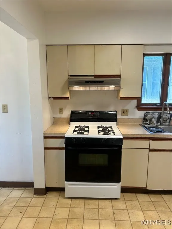 106 Lasalle Avenue, Buffalo, New York 14214, Buffalo, New York 14214, 4 Bedrooms Bedrooms, 5 Rooms Rooms,1 BathroomBathrooms,Residential,For Sale,106 Lasalle Avenue, Buffalo, New York 14214,B1618784