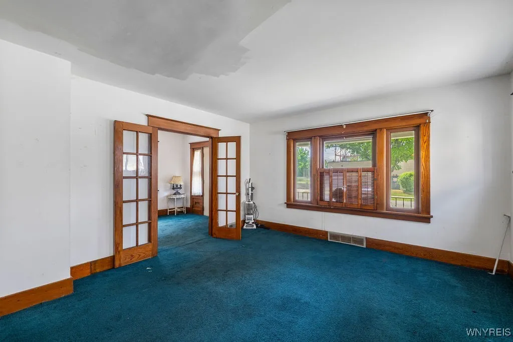 106 Lasalle Avenue, Buffalo, New York 14214, Buffalo, New York 14214, 4 Bedrooms Bedrooms, 5 Rooms Rooms,1 BathroomBathrooms,Residential,For Sale,106 Lasalle Avenue, Buffalo, New York 14214,B1618784