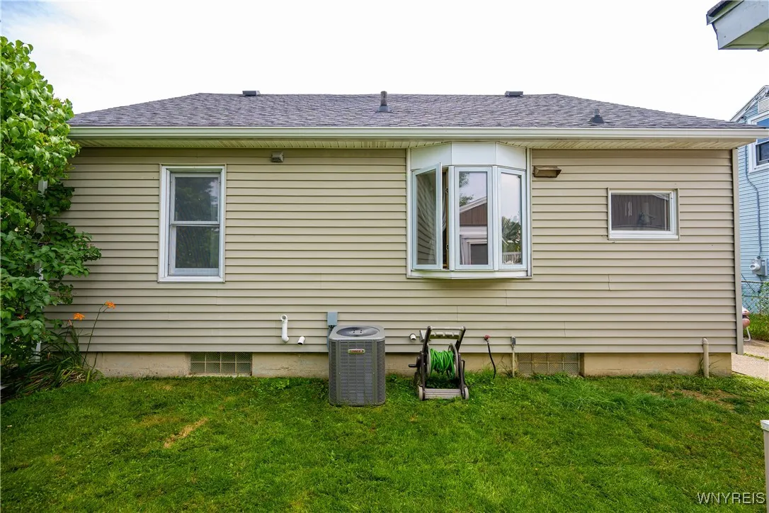 150 Collins Avenue, West Seneca, New York 14224, West Seneca, New York 14224, 3 Bedrooms Bedrooms, 6 Rooms Rooms,1 BathroomBathrooms,Residential,Closed,150 Collins Avenue, West Seneca, New York 14224,0,B1621803