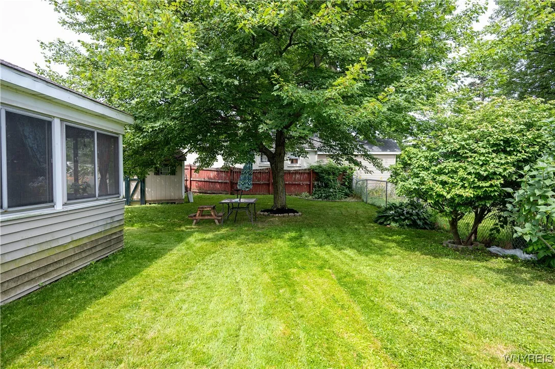 150 Collins Avenue, West Seneca, New York 14224, West Seneca, New York 14224, 3 Bedrooms Bedrooms, 6 Rooms Rooms,1 BathroomBathrooms,Residential,Closed,150 Collins Avenue, West Seneca, New York 14224,0,B1621803