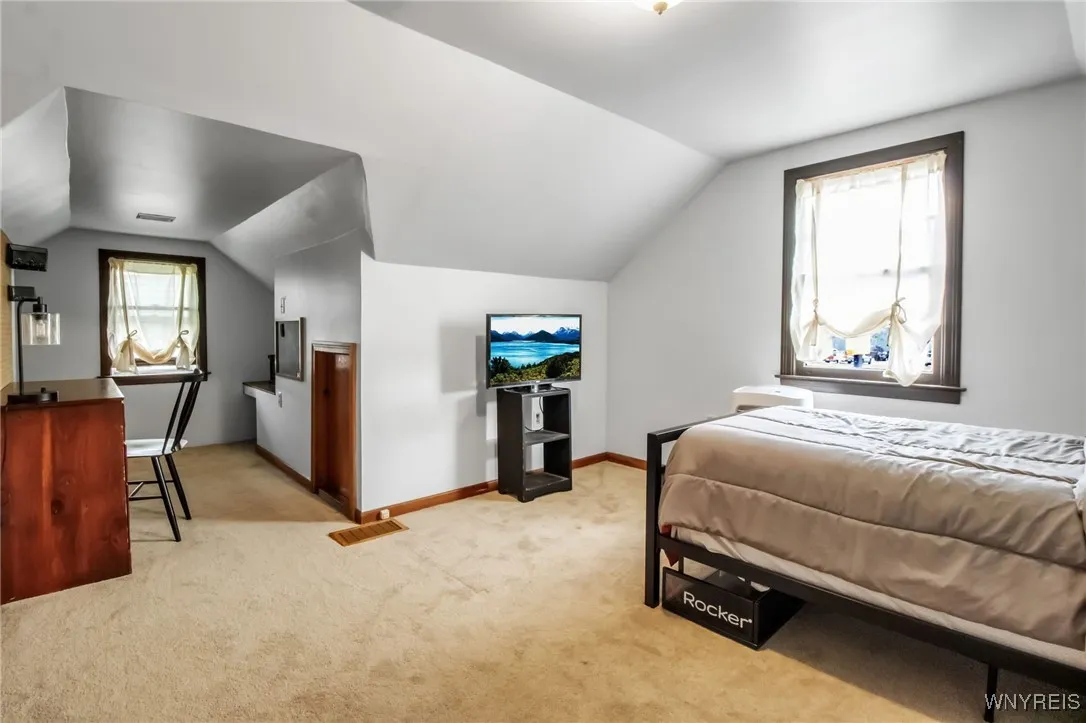 10 Irwinwood Road, Lancaster, New York 14086, Lancaster, New York 14086, 4 Bedrooms Bedrooms, 9 Rooms Rooms,2 BathroomsBathrooms,Residential,Closed,10 Irwinwood Road, Lancaster, New York 14086,0,B1621721