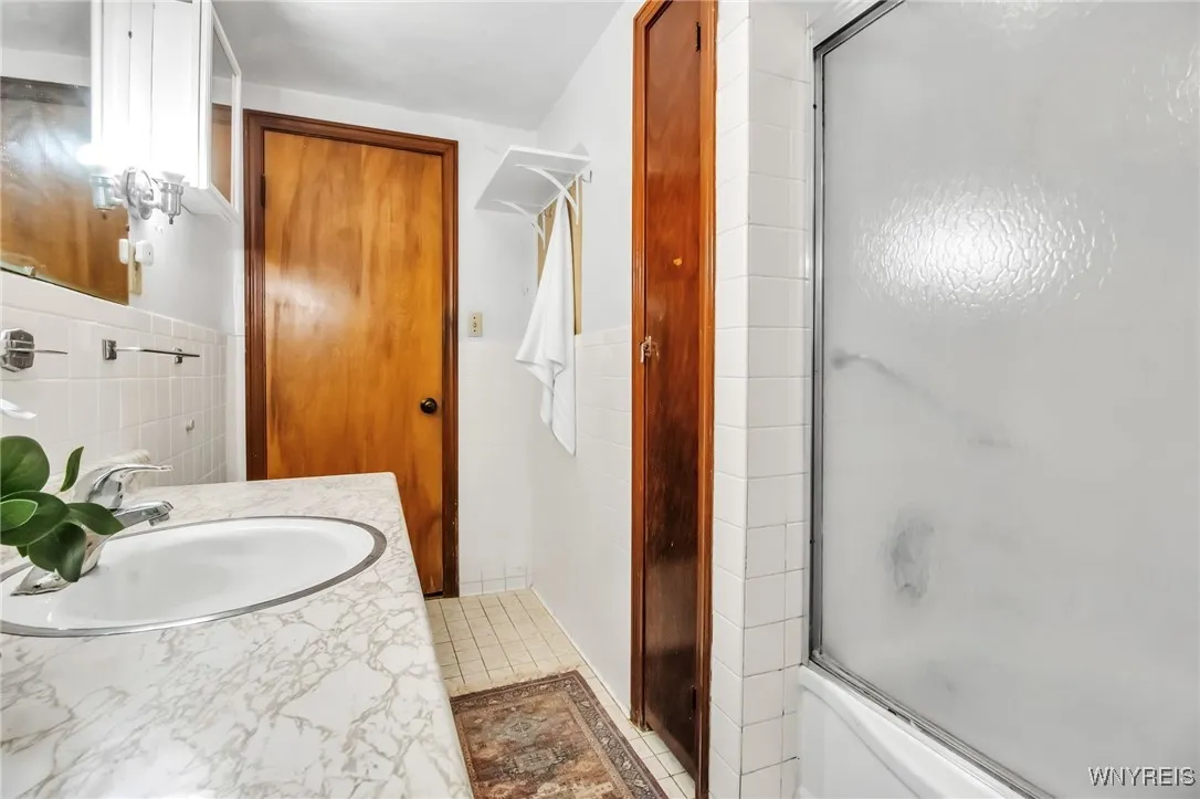 10 Irwinwood Road, Lancaster, New York 14086, Lancaster, New York 14086, 4 Bedrooms Bedrooms, 9 Rooms Rooms,2 BathroomsBathrooms,Residential,Closed,10 Irwinwood Road, Lancaster, New York 14086,0,B1621721