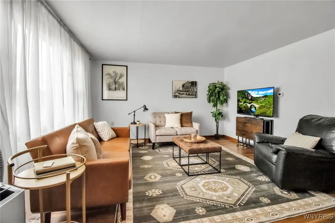 10 Irwinwood Road, Lancaster, New York 14086, Lancaster, New York 14086, 4 Bedrooms Bedrooms, 9 Rooms Rooms,2 BathroomsBathrooms,Residential,Closed,10 Irwinwood Road, Lancaster, New York 14086,0,B1621721