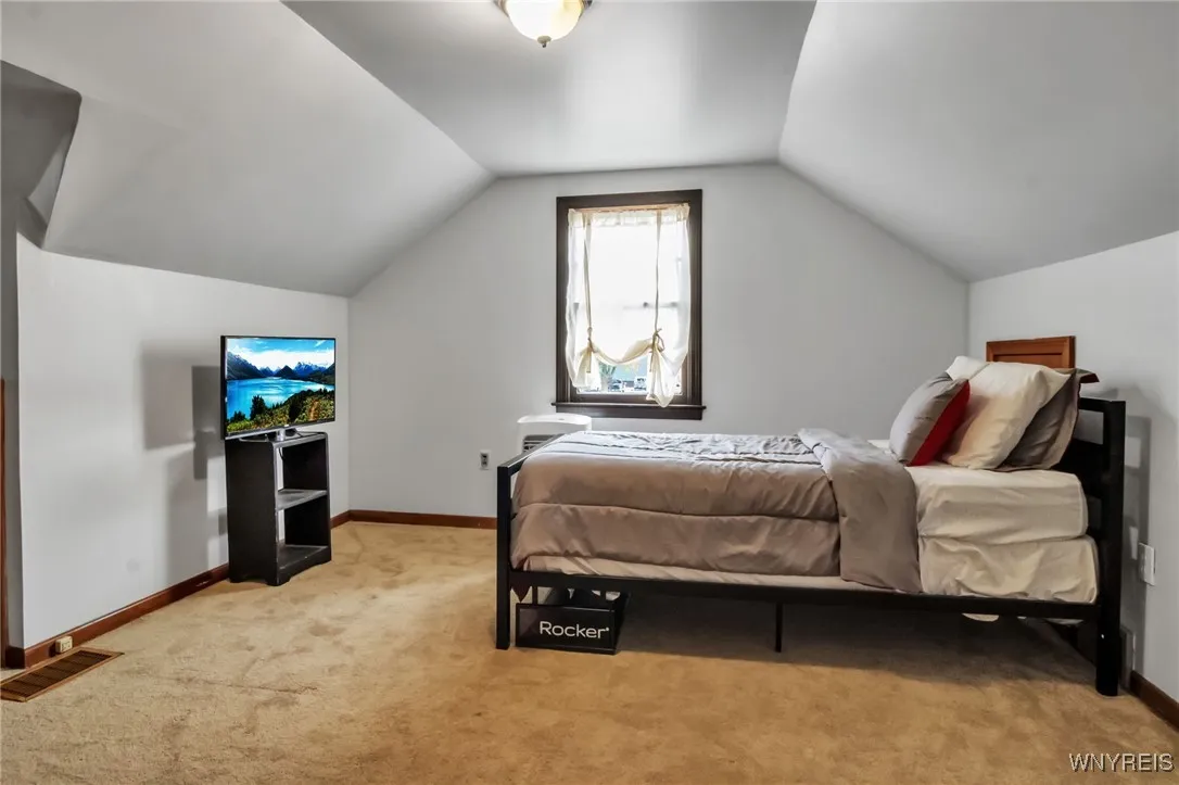 10 Irwinwood Road, Lancaster, New York 14086, Lancaster, New York 14086, 4 Bedrooms Bedrooms, 9 Rooms Rooms,2 BathroomsBathrooms,Residential,Closed,10 Irwinwood Road, Lancaster, New York 14086,0,B1621721