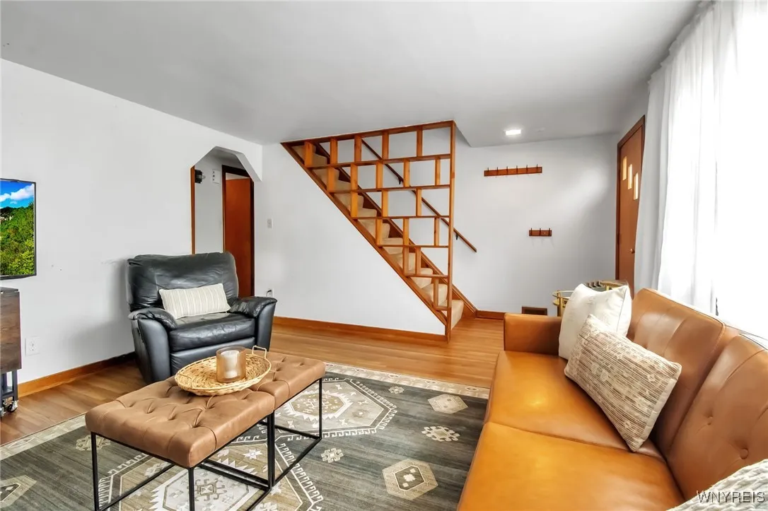 10 Irwinwood Road, Lancaster, New York 14086, Lancaster, New York 14086, 4 Bedrooms Bedrooms, 9 Rooms Rooms,2 BathroomsBathrooms,Residential,Closed,10 Irwinwood Road, Lancaster, New York 14086,0,B1621721