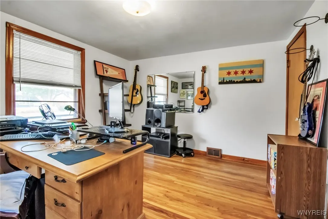 10 Irwinwood Road, Lancaster, New York 14086, Lancaster, New York 14086, 4 Bedrooms Bedrooms, 9 Rooms Rooms,2 BathroomsBathrooms,Residential,Closed,10 Irwinwood Road, Lancaster, New York 14086,0,B1621721