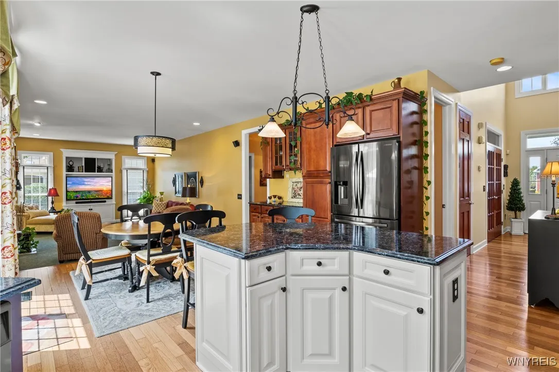 314 Landings Drive, Amherst, New York 14228, Amherst, New York 14228, 4 Bedrooms Bedrooms, 12 Rooms Rooms,2 BathroomsBathrooms,Residential,For Sale,314 Landings Drive, Amherst, New York 14228,B1622569