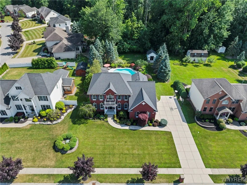 314 Landings Drive, Amherst, New York 14228, Amherst, New York 14228, 4 Bedrooms Bedrooms, 12 Rooms Rooms,2 BathroomsBathrooms,Residential,For Sale,314 Landings Drive, Amherst, New York 14228,B1622569